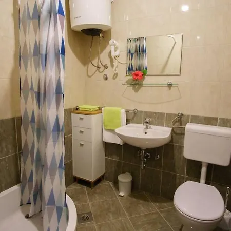 Lejlighed Lovely 1 Bedroom For 3 With Free Parking