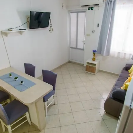 Lovely 1 Bedroom For 3 With Free Parking ماكارسكا
