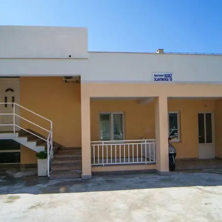 Lovely 1 Bedroom For 3 With Free Parking Daire