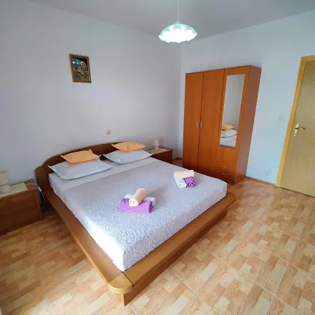 Lovely 1 Bedroom For 3 With Free Parking ماكارسكا